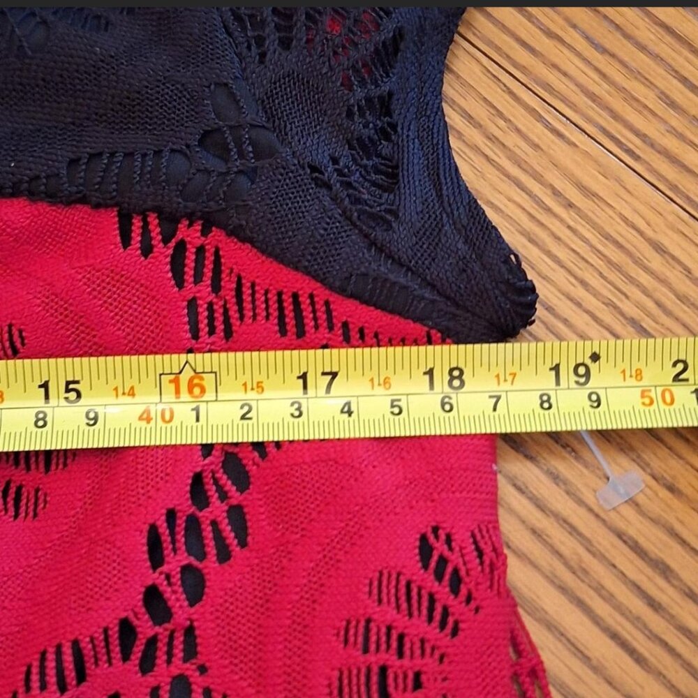 Women's size 14 dress, midi, short sleeves, red and black daisy lace. - Picture 5 of 7